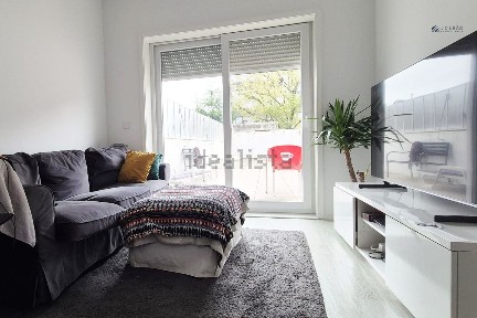 Arrendamento de apartamento T1 na Rua Cidade de Luanda, 177 a