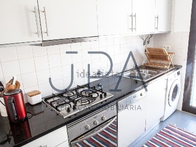 Arrendamento de apartamento T2 na Rua Capitão Nobre Canelas