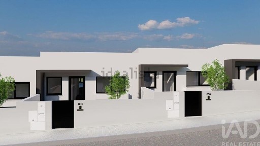 Moradia em banda à venda em Louredo