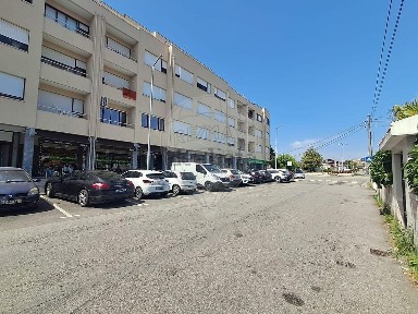 Espaço comercial à venda em Escapães
