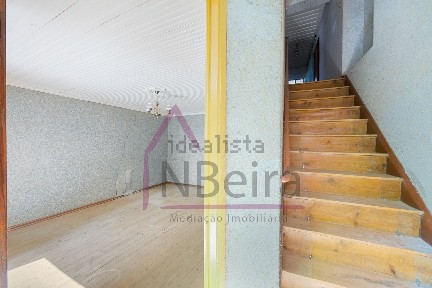 Ourondo, Rua Direita, 10