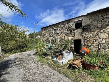 Moradia geminada à venda em Em1077