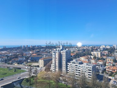 Arrendamento de apartamento T1 na Rua de Eugénio de Castro, 324