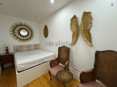 Arrendamento de apartamento T1 na Rua de Santo Ildefonso
