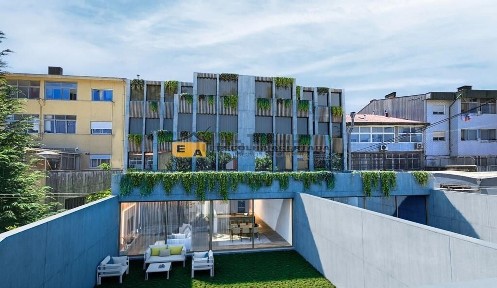Espaço comercial à venda na Barranha - Vasco da Gama
