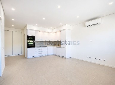Apartamento T1 à venda na Rua da Azinheira