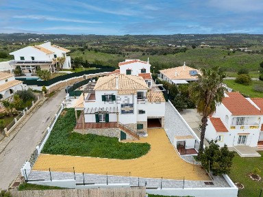 Moradia independente à venda na Urbanização Quinta do Sobral, 125