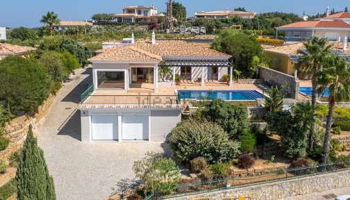 Casa ou moradia à venda em Santa Bárbara de Nexe