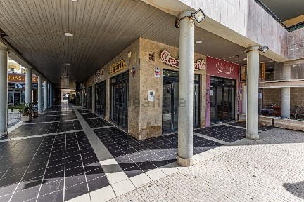 Espaço comercial à venda na Praia da Rocha