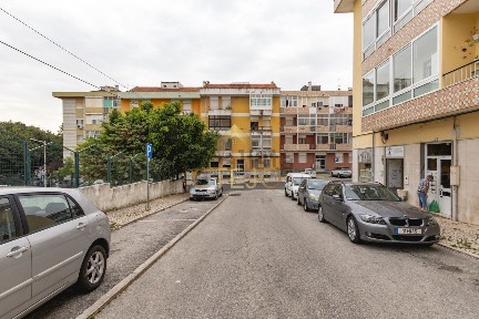 Apartamento T2 à venda na Rua da Escola