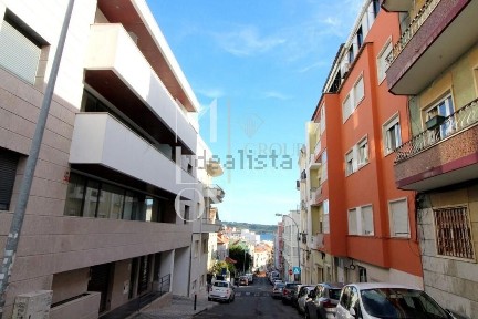 Apartamento T1 à venda na Rua Cândido dos Reis s/n