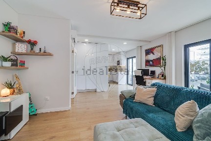 Apartamento T2 à venda na Rua Alfredo Marceneiro
