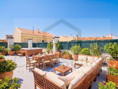 Apartamento T2 à venda na Rua Irene Isidro