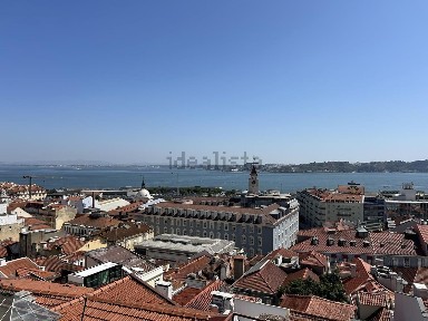 Apartamento T2 à venda na Cais do Sodré - Santos