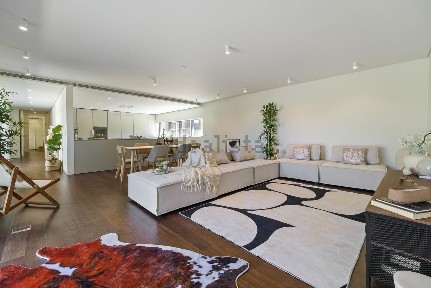 Apartamento T4 à venda na Rua da Areia