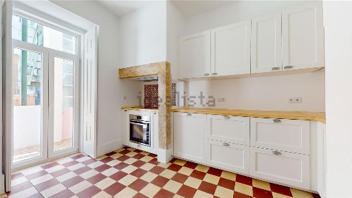 Apartamento T3 à venda na Rua António Pedro, 54