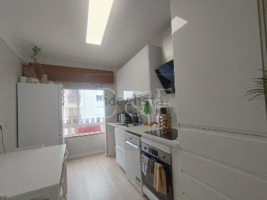Apartamento T2 à venda na Rua Tristão Vaz Teixeira