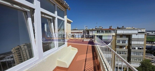 Apartamento T2 à venda na Alverca