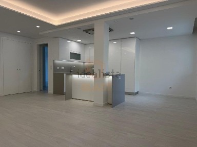 Apartamento T2 à venda na Rua Carlos Manuel Cascães Brás