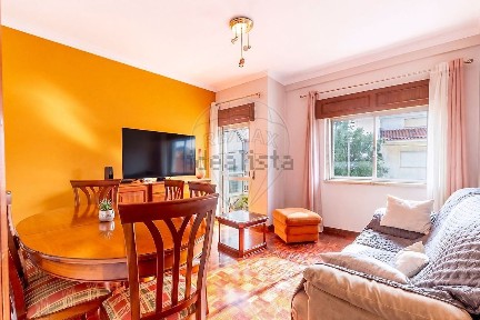 Apartamento T2 à venda na Lourel