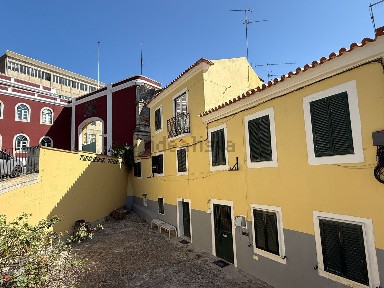 Apartamento T0 à venda no Largo Doutor Bernardino António Gomes (Pai)