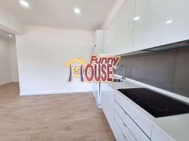 Apartamento T3 à venda na Rua Pais de Ramos