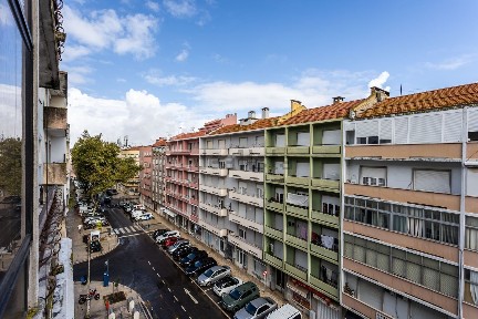 Apartamento T2 à venda na Rua Jacinto Nunes, 3