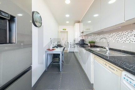 Apartamento T3 à venda na Rua 1º de Maio, 2