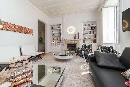 Apartamento T4 à venda no Largo Corpo Santo