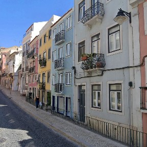 Apartamento T1 à venda na Avenida Infante Santo