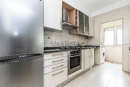Apartamento T1 à venda na Rua Alfredo Mesquita