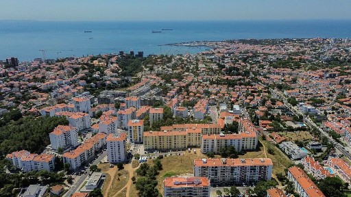 Apartamento T3 à venda na Rua de Évora