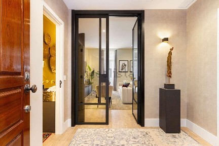Apartamento T1 à venda na Av. da Liberdade - Marquês de Pombal