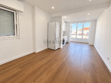 Apartamento T1 à venda na Rua José Gomes Ferreira