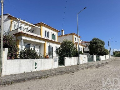 Moradia independente à venda em Santa Bárbara