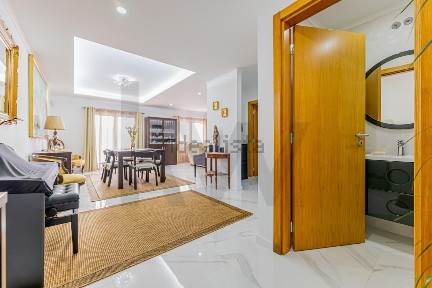 Casa ou moradia à venda na Algueirão-Velho - Baratã - Casal da Mata