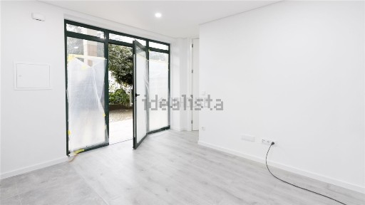 Apartamento T1 à venda em Repeses e São Salvador