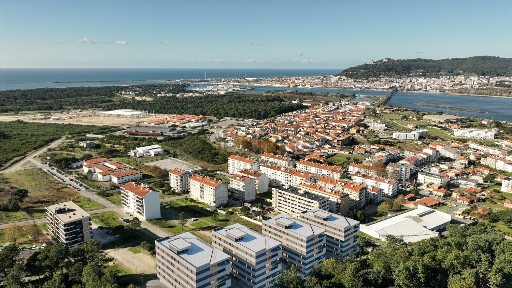 Apartamento T2 à venda na Rua Pinheiro Manso s/n