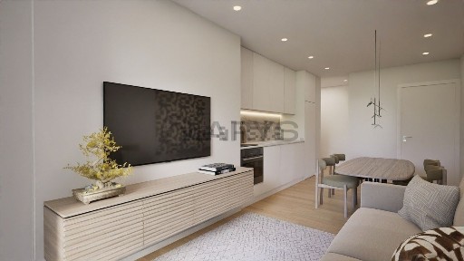 Apartamento T2 à venda na Rua da Alegria s/n
