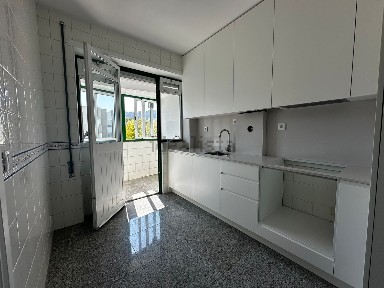 Apartamento T2 à venda na Rua Rodrigo da Fontinha