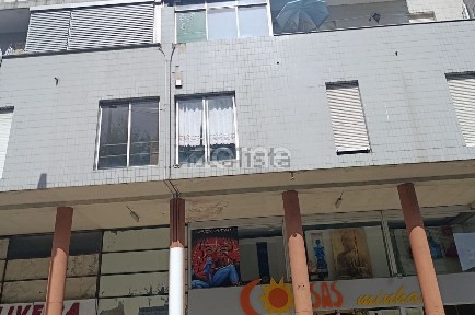 Apartamento T3 à venda na Rua Professor Manuel José Pereira, 174