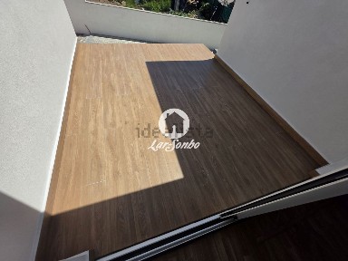 Apartamento T3 à venda em Arcozelo