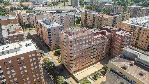Apartamento T3 à venda na Praça Municipal