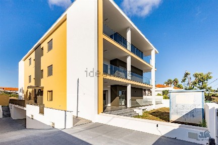 Apartamento T3 à venda em Parceiros e Azoia