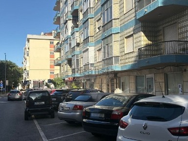 Massamá e Monte Abraão, Monte Abraão, Avenida Luís de Camões
