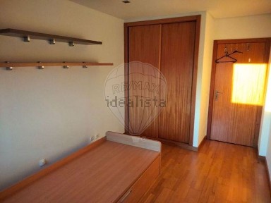 Arrendamento de apartamento T2 na Rua do Solposto