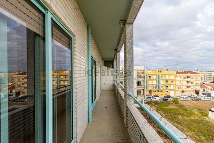 Arrendamento de apartamento T3 na Avenida Doutor Fernando Raimundo Rodrigues, 14535