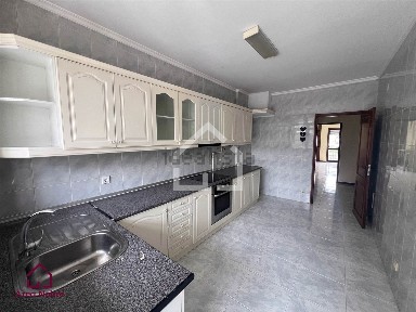 Arrendamento de apartamento T2 em São João da Madeira