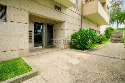 Apartamento T3 à venda na Rua Altino da Silva Gomes, 195