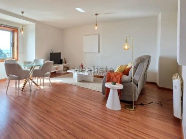 Apartamento T1 à venda na Rua 25 de Abril